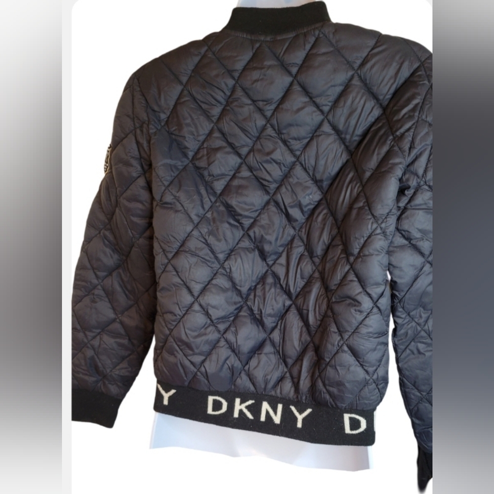 ✨ DKNY Girls Black Quilted Puffer Jacket • Cozy Winter Warmth 🖤❄️ - Picture 12 of 17